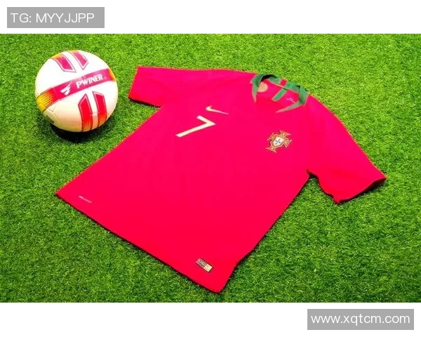 各大足球明星的战袍风采与背后的故事揭秘